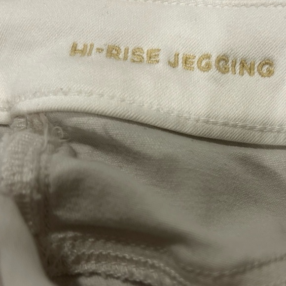 American Eagle Outfitters Women’s White Denim Skinny Jeans Sz. 2-Reg. - Picture 9 of 9